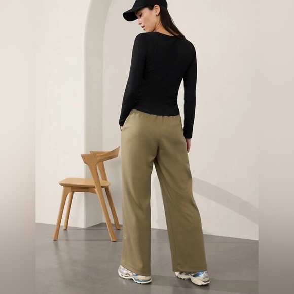 ATHLETA Signature Rib Square Neck Top in Black Size Large - Picture 2 of 6